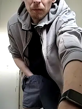 CrookedBunk3527 online show from April 5, 5:19 pm