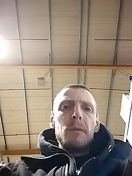 CrookedBunk3527 online show from December 19, 7:11 am