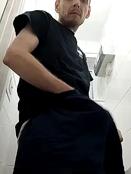 Snapshot of CrookedBunk3527 chatting on December 16, 5:50 pm CrookedBunk3527 online show from December 16, 5:50 pm