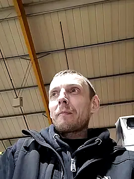 CrookedBunk3527 online show from January 7, 4:12 pm