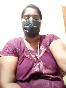 Snapshot of Tamil_Bhuvi69 chatting on February 18, 12:41 am Tamil Bhuvi69 online show from February 18, 12:41 am