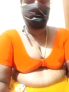 Snapshot of Tamil_Bhuvi69 chatting on February 13, 12:10 am Tamil Bhuvi69 online show from February 13, 12:10 am