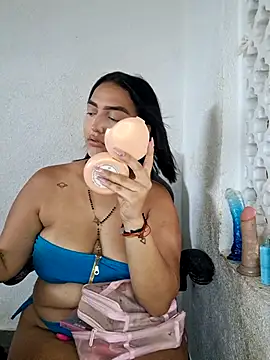 Mia em online show from March 12, 6:45 pm