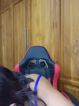 Snapshot of Mia_em chatting on June 9, 7:04 pm Mia em online show from June 9, 7:04 pm