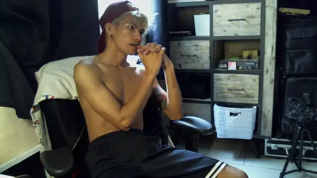 jhaycobXgarcia online show from March 6, 1:33 am