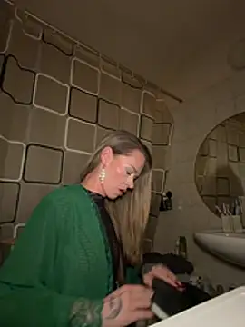 vinique99 online show from February 3, 3:28 pm