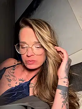 vinique99 online show from January 9, 1:23 am