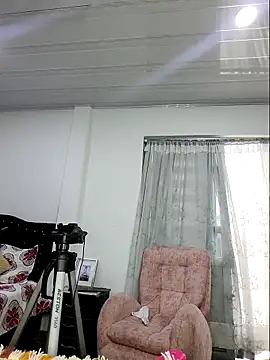 Snapshot of Naomy_Mature chatting on February 12, 12:49 pm Naomy Mature online show from February 12, 12:49 pm