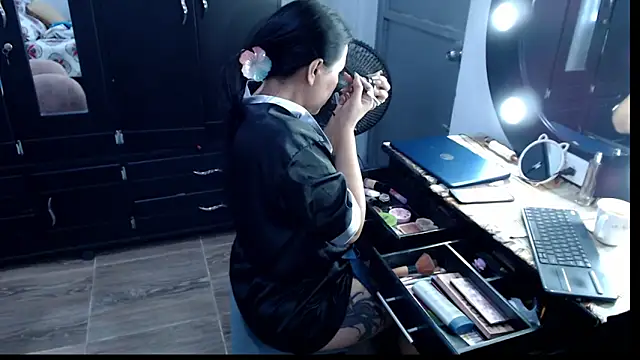 Snapshot of Naomy_Mature chatting on February 11, 12:16 pm Naomy Mature online show from February 11, 12:16 pm