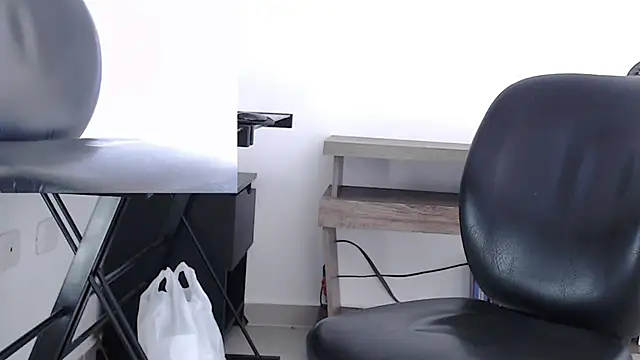 mateoconde00 online show from March 15, 7:21 pm