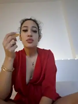 Snapshot of Byanca199 chatting on December 15, 5:52 pm Byanca199 online show from December 15, 5:52 pm