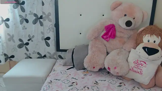 Snapshot of 1sasha_grey__1 chatting on June 27, 6:58 pm 1sasha grey 1 online show from June 27, 6:58 pm