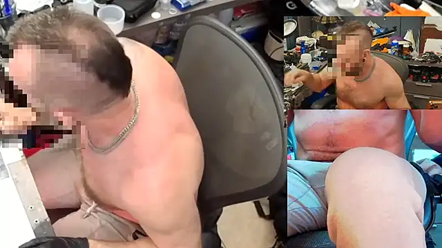 Snapshot of HouseOfHans chatting on February 15, 11:58 pm HouseOfHans online show from February 15, 11:58 pm