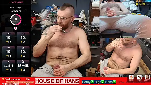 Snapshot of HouseOfHans chatting on February 12, 12:10 am HouseOfHans online show from February 12, 12:10 am