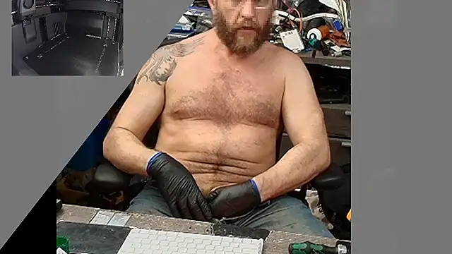 HouseOfHans online show from January 9, 1:12 am