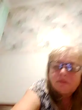 Snapshot of LinaLight88 chatting on December 17, 8:58 pm LinaLight88 online show from December 17, 8:58 pm