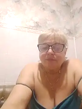 LinaLight88 online show from April 3, 9:10 pm