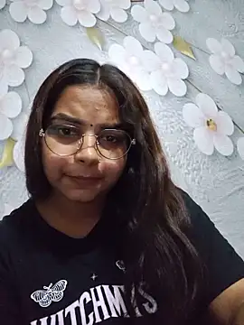 Snapshot of Himani_0122 chatting on June 15, 8:25 am Himani 0122 online show from June 15, 8:25 am