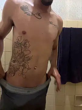 Snapshot of EnjoymentRapha chatting on December 14, 5:51 pm EnjoymentRapha online show from December 14, 5:51 pm