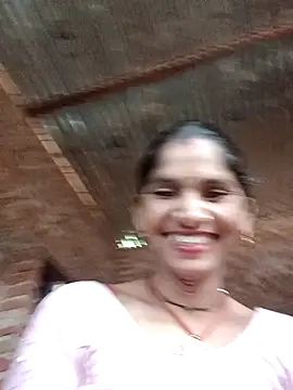 Snapshot of Cute_rekhay chatting on December 15, 6:52 am Cute rekhay online show from December 15, 6:52 am