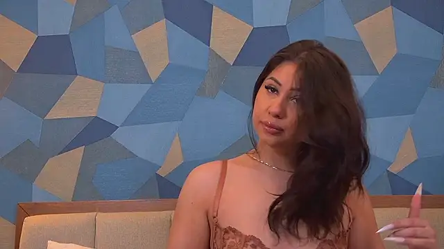 Snapshot of Valentina_Oliver chatting on February 5, 5:36 am Valentina Oliver online show from February 5, 5:36 am