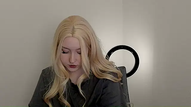 Stella MoonLight online show from December 20, 4:32 pm