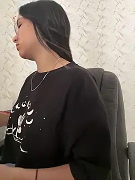 Val12777 online show from December 18, 4:22 pm