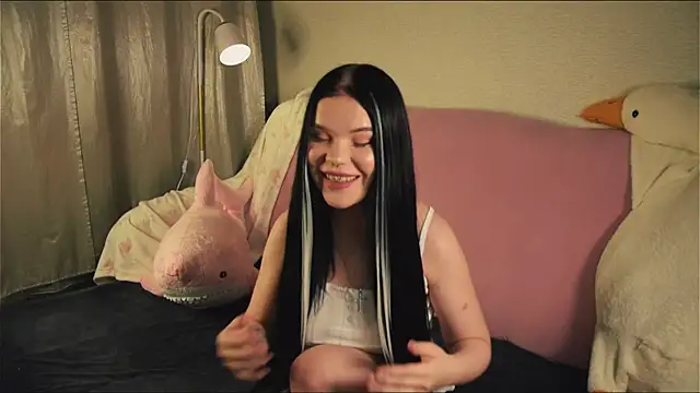 Snapshot of PinkSharky chatting on December 15, 4:24 pm PinkSharky online show from December 15, 4:24 pm