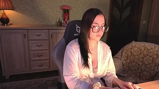 Snapshot of AnneAverry chatting on February 18, 9:39 am AnneAverry online show from February 18, 9:39 am