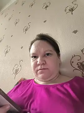 Snapshot of -Queen- chatting on February 1, 6:44 am -Queen- online show from February 1, 6:44 am