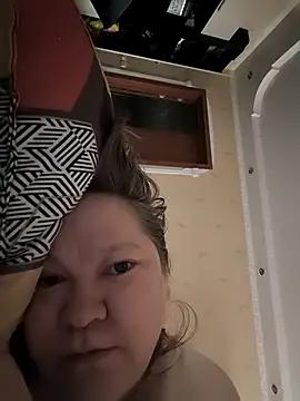 Snapshot of -Queen- chatting on March 2, 4:46 am -Queen- online show from March 2, 4:46 am