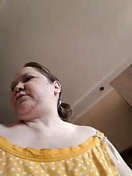 Snapshot of -Queen- chatting on February 23, 5:30 am -Queen- online show from February 23, 5:30 am