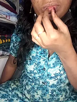 Snapshot of tamilsaisree chatting on December 20, 5:16 pm tamilsaisree online show from December 20, 5:16 pm