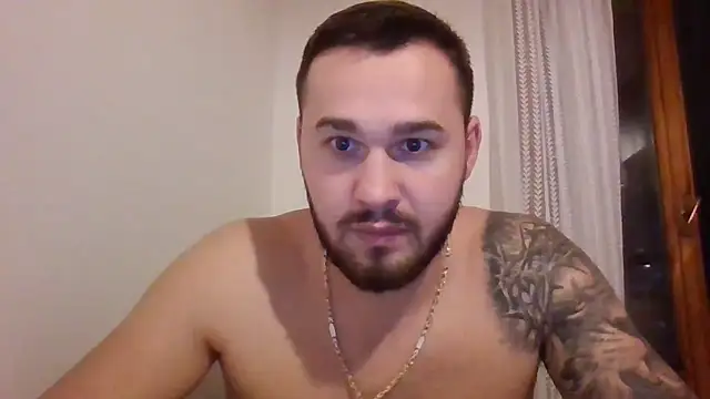 Snapshot of Andrea99only chatting on December 17, 11:32 pm Andrea99only online show from December 17, 11:32 pm