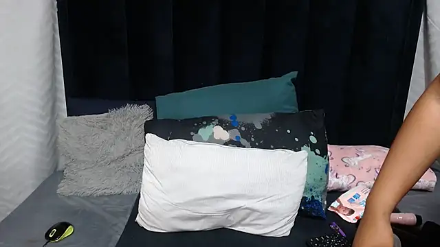 THICKBARBIE32 online show from May 27, 10:06 pm