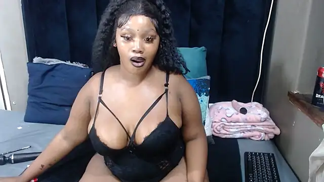 THICKBARBIE32 online show from May 13, 10:50 pm