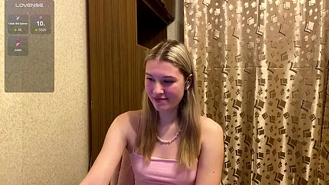 Snapshot of SkyeDavis chatting on January 5, 7:06 pm SkyeDavis online show from January 5, 7:06 pm