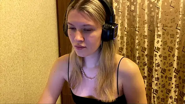 Snapshot of SkyeDavis chatting on January 10, 7:20 pm SkyeDavis online show from January 10, 7:20 pm