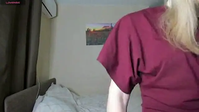 Snapshot of SkyeDavis chatting on February 1, 8:07 pm SkyeDavis online show from February 1, 8:07 pm