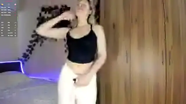SkyeDavis online show from May 29, 2:01 pm