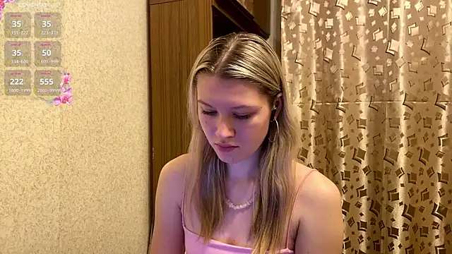 Snapshot of SkyeDavis chatting on January 8, 8:15 pm SkyeDavis online show from January 8, 8:15 pm