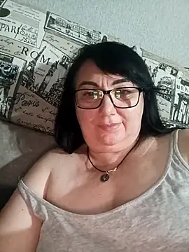 Snapshot of MariSwan222 chatting on July 6, 8:33 pm MariSwan222 online show from July 6, 8:33 pm