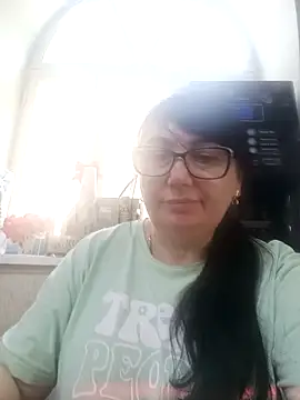 Snapshot of MariSwan222 chatting on June 6, 9:25 am MariSwan222 online show from June 6, 9:25 am