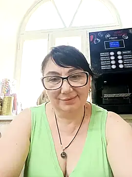 Snapshot of MariSwan222 chatting on July 18, 11:41 am MariSwan222 online show from July 18, 11:41 am