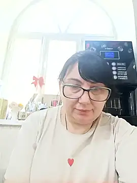 Snapshot of MariSwan222 chatting on June 29, 8:21 am MariSwan222 online show from June 29, 8:21 am