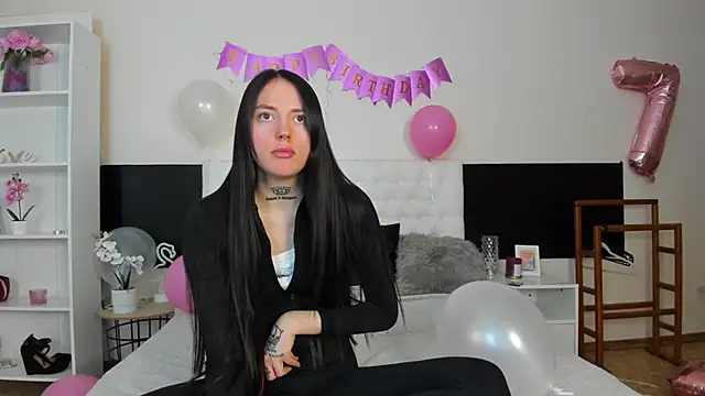 Snapshot of AdrianaCult chatting on February 28, 1:22 pm AdrianaCult online show from February 28, 1:22 pm