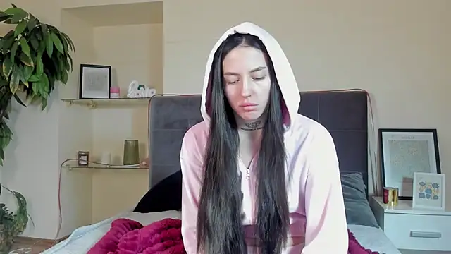 Snapshot of AdrianaCult chatting on February 9, 6:22 am AdrianaCult online show from February 9, 6:22 am