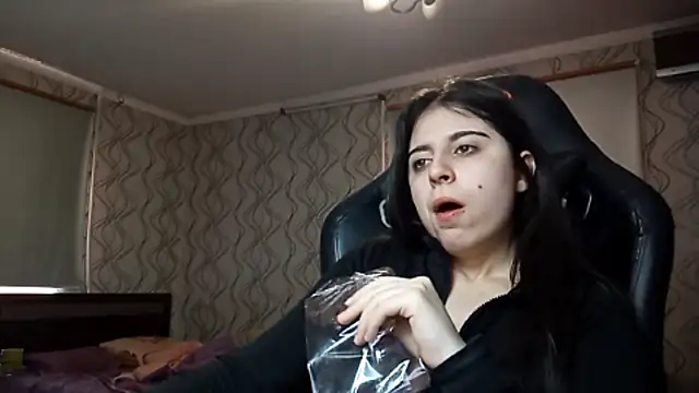 WaltraudPattie online show from February 11, 12:32 am