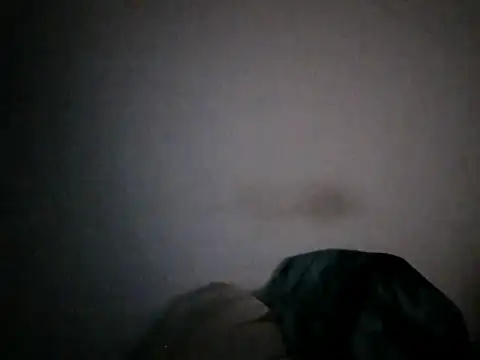 Snapshot of Mikki9233 chatting on December 14, 11:10 pm Mikki9233 online show from December 14, 11:10 pm