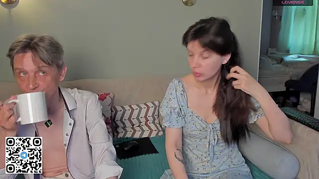 WeliosCouple online show from May 8, 7:12 am